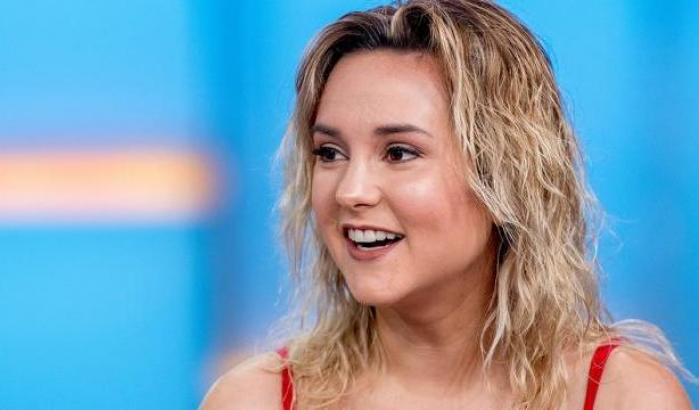 000594D8-charlotte-pence-bond Charlotte Pence Bond