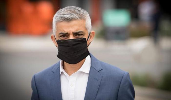 Il sindaco di Londra dichiara lo stato di emergenza: "Stiamo per essere sopraffatti dal Coronavirus"