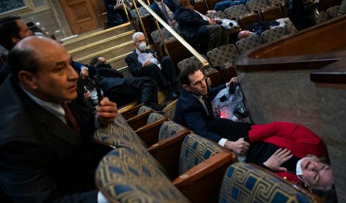 Senatori degli Stati Uniti durante l'assalto a Capitol Hill