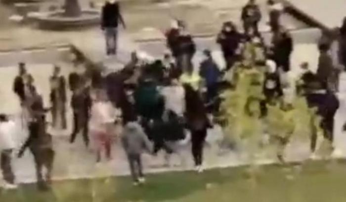 Maxi-rissa in centro a Parma: coinvolti una cinquantina di ragazzi