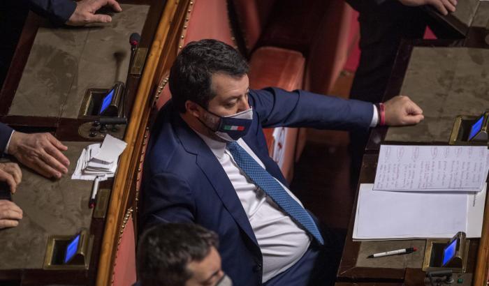 Salvini si traveste da Mattarella: “Governo subito o dare la parola agli italiani”