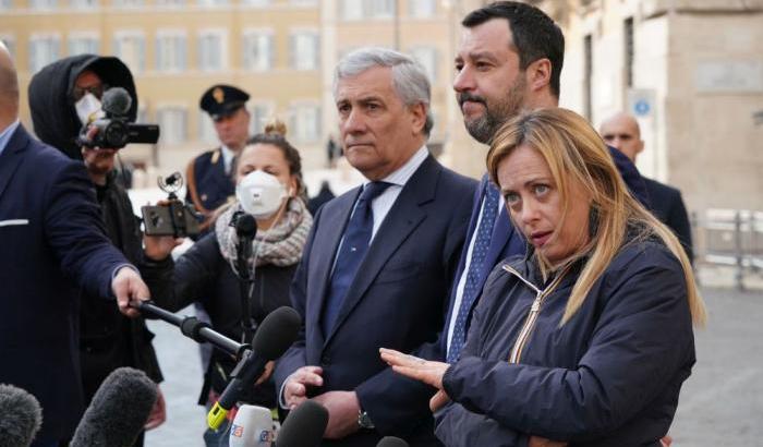 Tajani vuole restare legato a Salvini e Meloni: "Il centro-destra deve essere aggiornato"