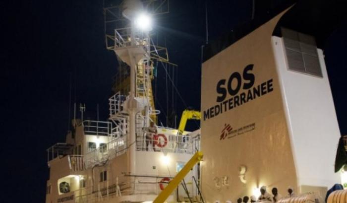 La nave di Sos Mediterranèe con 373 migranti a bordo attraccherà al porto di Augusta