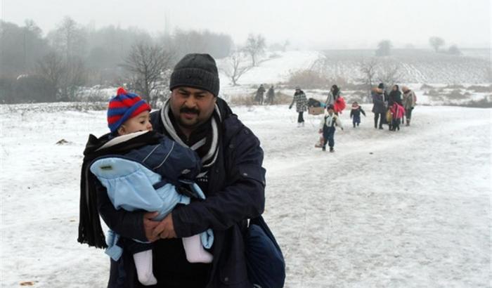 L'allarme di Save the Children: "Decine di bambini soli rischiano la vita in Bosnia-Erzegovina"