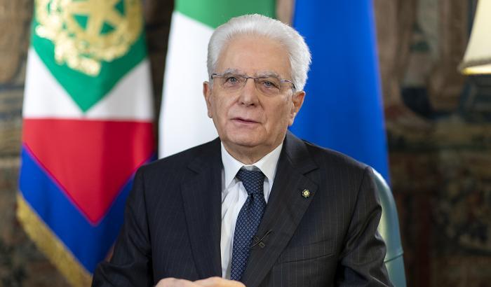 Mattarella dice no a un secondo mandato e cita Segni: "Riflettere sui limiti del semestre bianco"