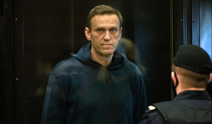 Alexei Navalny condannato a due anni. In aula ha definito Putin "l'avvelenatore delle mutande"