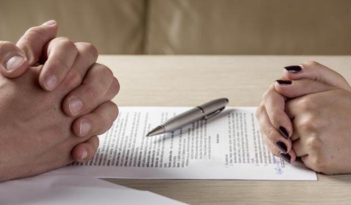 Stop all'assegno di mantenimento all'ex moglie che non cerca lavoro: la decisione del Tribunale di Torino