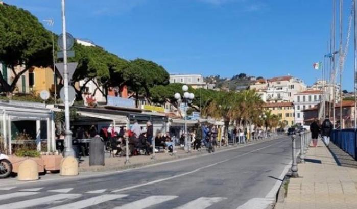 In Liguria molti ristoranti aperti nonostante i divieti: locali pieni soprattutto di francesi