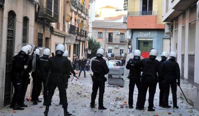 Proteste a Linares contro le violenze di due poliziotti
