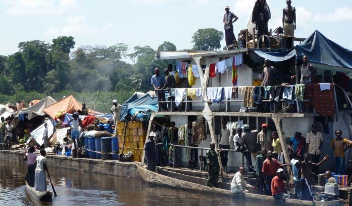Tragico naufragio nel fiume Congo: sessanta morti e centinaia di dispersi