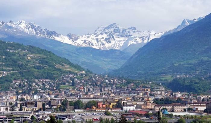 La Valle D'Aosta potrebbe diventare la prima regione zona bianca, ma la scelta spetta a Speranza