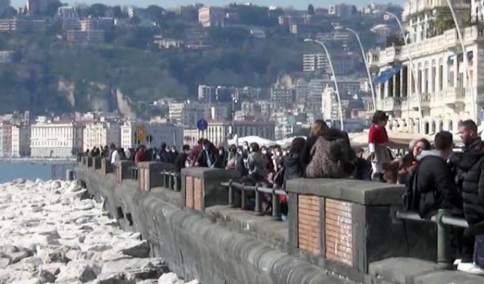 Assembramenti a Napoli