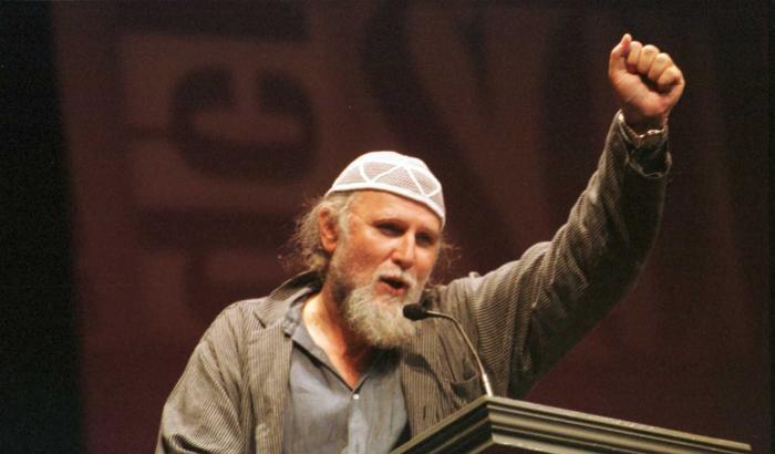 Le 'pagelle' di Moni Ovadia: "Renzi un pallone gonfiato che ha distrutto la sinistra e la Meloni..."