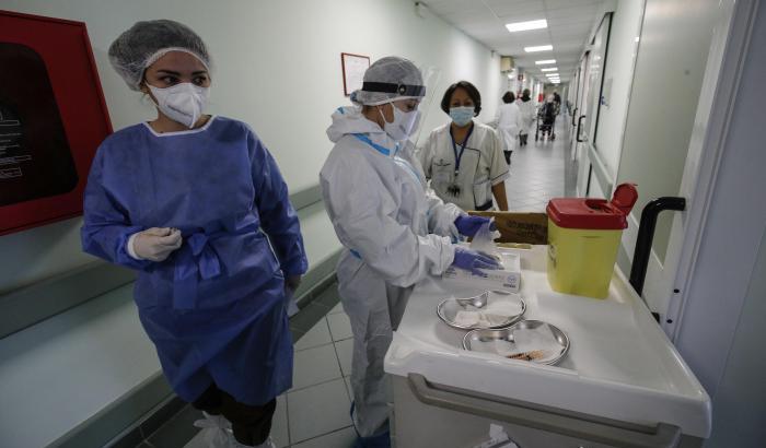 L'esperto: "Vi spiego come le varianti mettono a rischio tutta la lotta al Covid"