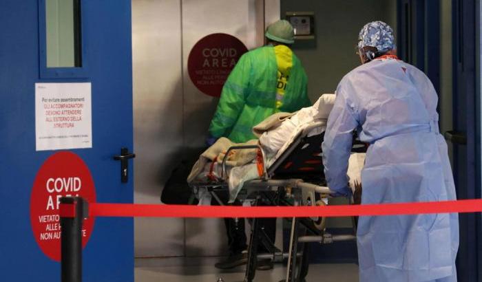 Terza ondata Covid: aumentano i ricoveri, 18.916 nuovi contagi e 280 morti