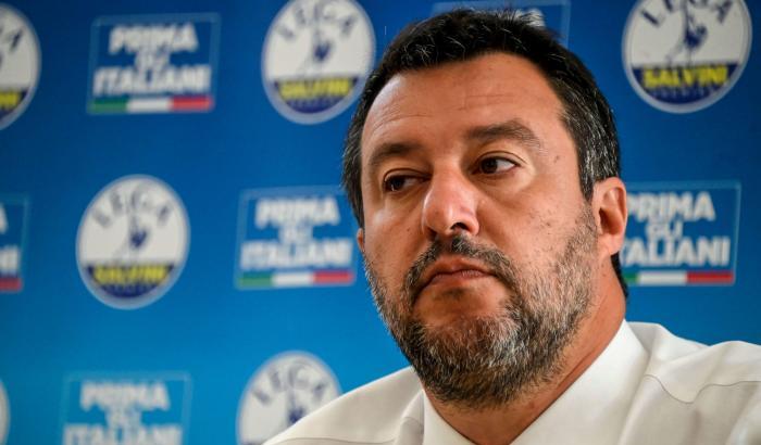 Mentre muoiono 469 italiani Salvini continua la propaganda: "Da lunedì vogliamo zone gialle"