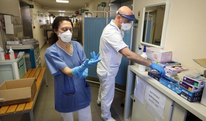 Focolaio Covid all'ospedale Sant'Orsola di Bologna: sospesi i trapianti si fegato e rene  Covid