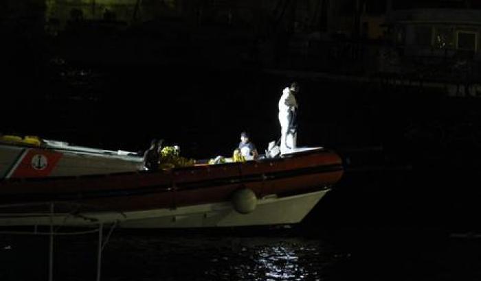 Tragedia al largo della Tunisia: 39 migranti muoiono in un naufragio, erano diretti in Italia