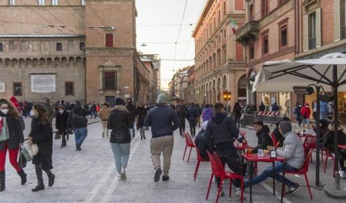 Coronavirus, disperazione a Bologna: "La terza ondata è peggio di quella prima"