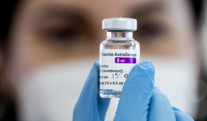 Vaccino AstraZeneca efficace al 79%: nella fase 3 della sperimentazione ottimi risultati