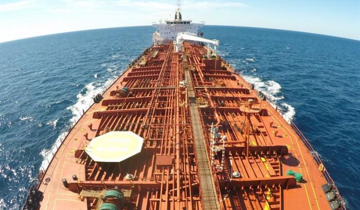 I pirati assaltano una nave olandese nel golfo di Guinea: 15 marinai sequestrati