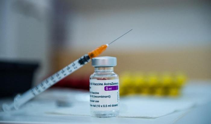Morta l'insegnante immunizzata con AstraZeneca ma il vaccino non c'entra