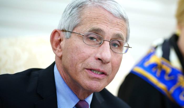 Il monito di Fauci: "Rischioso ridurre le restrizioni, si rischia un aumento di contagi"