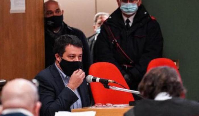 Salvini  si lascia andare a parole volgari pure nei processi in cui è parte offesa: "Usi un linguaggio più consono"