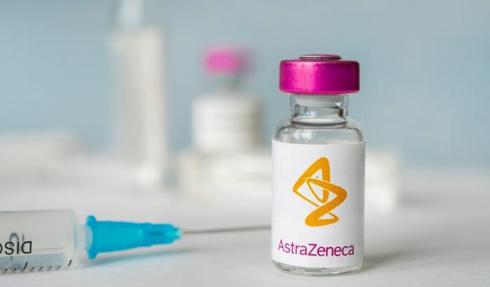 L'agenzia del farmaco britannica: "Il vaccino AstraZeneca non provoca trombosi, non c'è alcuna prova"