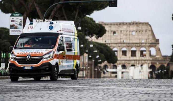 Il virus presenta il conto di feste e assembramenti: 502 morti in 24 ore