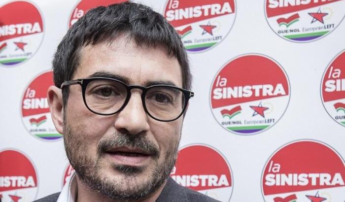 Fratoianni: "Il dirigente scolastico delle Marche va rimosso, è un nostalgico fascista"