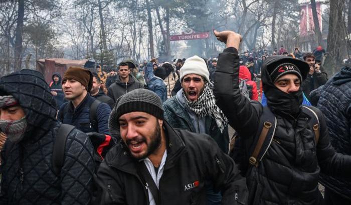 0005A516-migranti-al-confine-tra-grecia-e-turchia Migranti al confine tra Grecia e Turchia