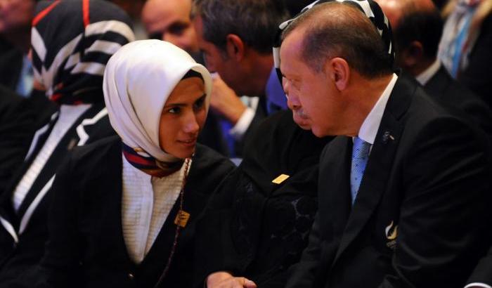 La figlia di Erdogan non è meglio del padre: "Giusto ritirarsi dalla convenzione di Istanbul"