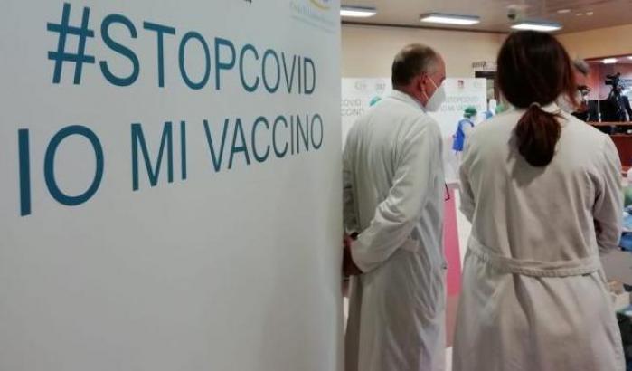 Siamo troppo lenti! In Italia vaccinato solo il 23,5% degli over 80, 8 Regioni sotto il 20%