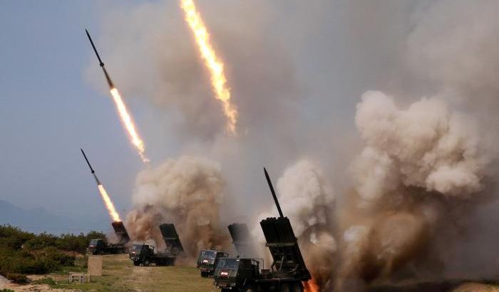 La Corea del Nord sfida ancora Biden: lanciati altri missili vietati dall’Onu