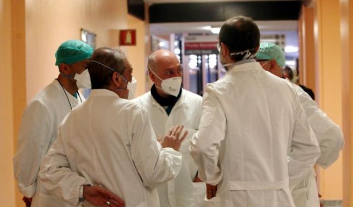Torna il terrore a Brescia: "I malati gravi crescono. Le misure di contenimento troppo tardive"