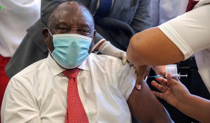 Paura della terza ondata Covid: il Sudafrica mette al bando l'alcol per Pasqua