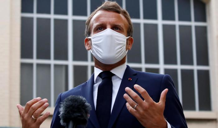 Dopo le parole di Macron la Francia riprecipita in lockdown fino a maggio