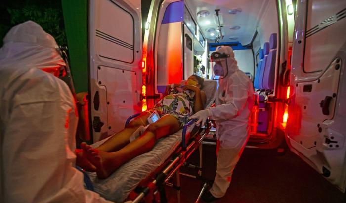 Brasile ancora nella morsa del Covid: ieri il record di quasi 4mila morti