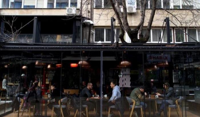 In Bulgaria infezioni Covid record ma riaprono i ristoranti