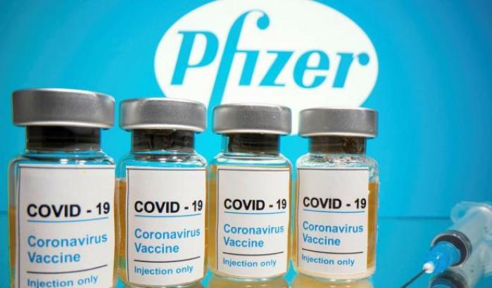 L'annuncio di Pfizer: "Il vaccino efficace al 91,3% fino a sei mesi e risponde alla variante sudafricana"