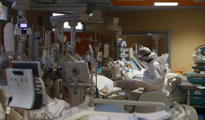 In Germania situazione critica per il Covid: oltre 4 mila pazienti in terapia intensiva