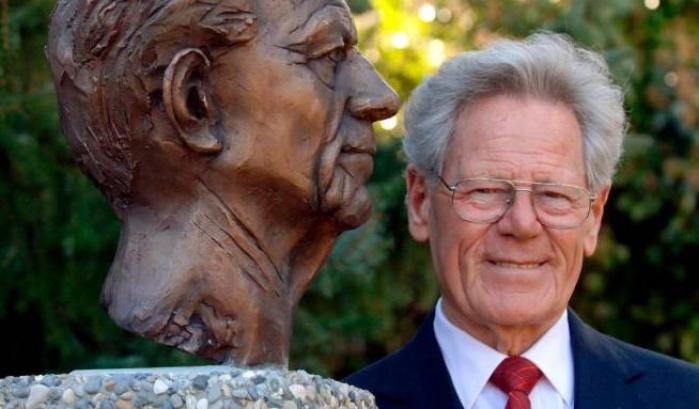 Addio a Hans Küng, il teologo del dialogo che rifiutava il dogma dell'infallibilità papale