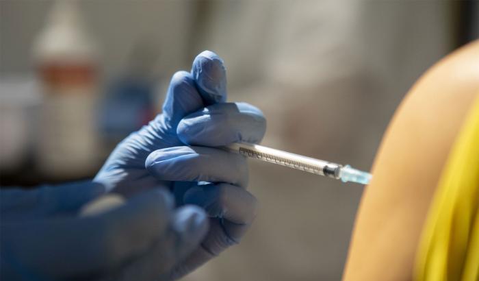 Buone notizie dalla Gran Bretagna: il 96% dei vaccinati dopo la prima dose sviluppa gli anticorpi