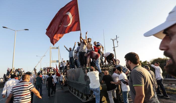 Processo al fallito golpe in Turchia: alti ufficiali condannati all'ergastolo aggravato