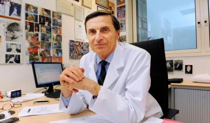 Mantovani: "Le varianti ci costringeranno a fare richiami del vaccino anti-Covid per anni"