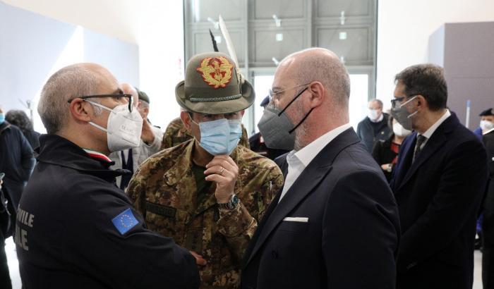 Bonaccini sulla pandemia: "Alle Regioni mancano vaccini, non l'organizzazione"