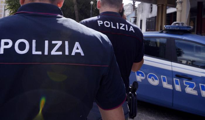 Femminicidio a Torino: guardia giurata uccide a colpi di pistola la moglie
