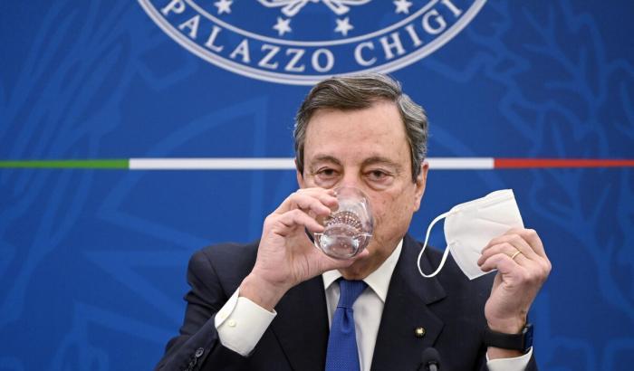 Dopo le proteste di 'Io Apro' Mario Draghi studia alcune riaperture per ripartire