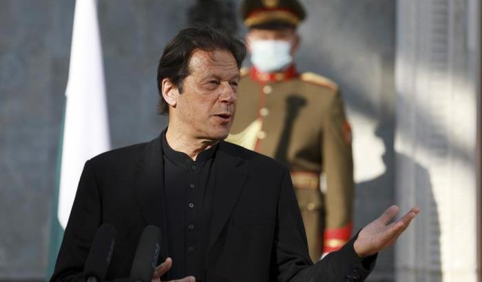 Il premier pakistano: "L'Occidente punisca chi insulta Maometto come chi nega la Shoah"